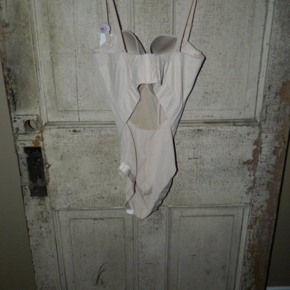 Maidenform Latte Body Shaper w/Built-In Bra & Anti-Static Shapewear 38D (HH-18) - Picture 4 of 9